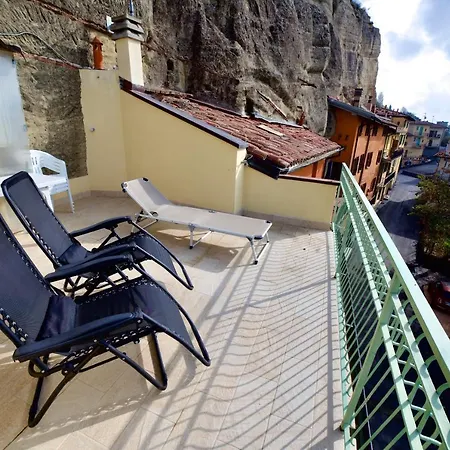 Casa Nella Roccia *