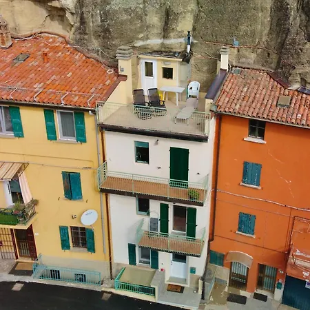 Casa Nella Roccia 公寓